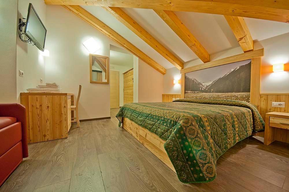 Hotel Niagara Ossana Quarto foto